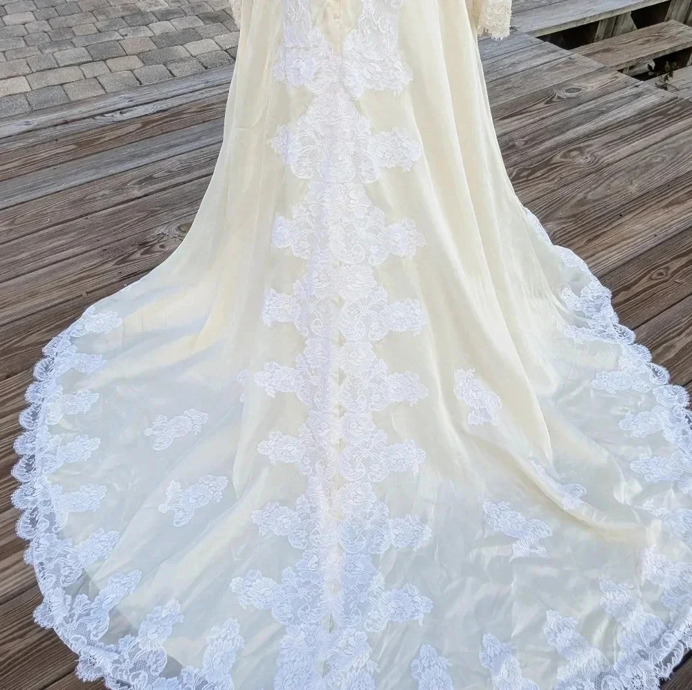 Vintage Unbranded Long Sleeve Ivory Wedding Dress - Picture 8 of 13